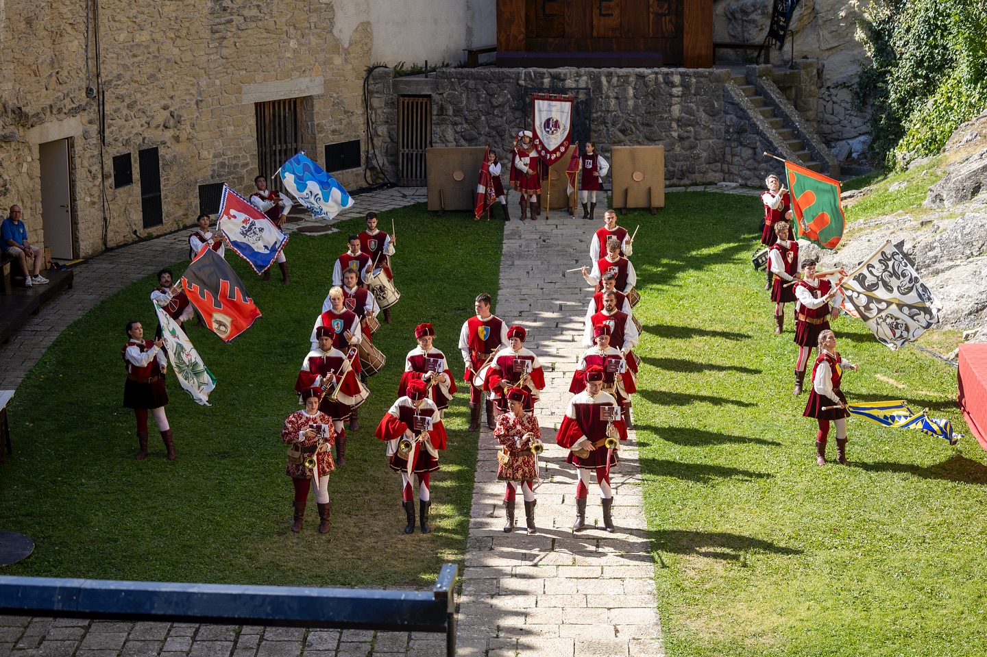 Gara di sbandieratori